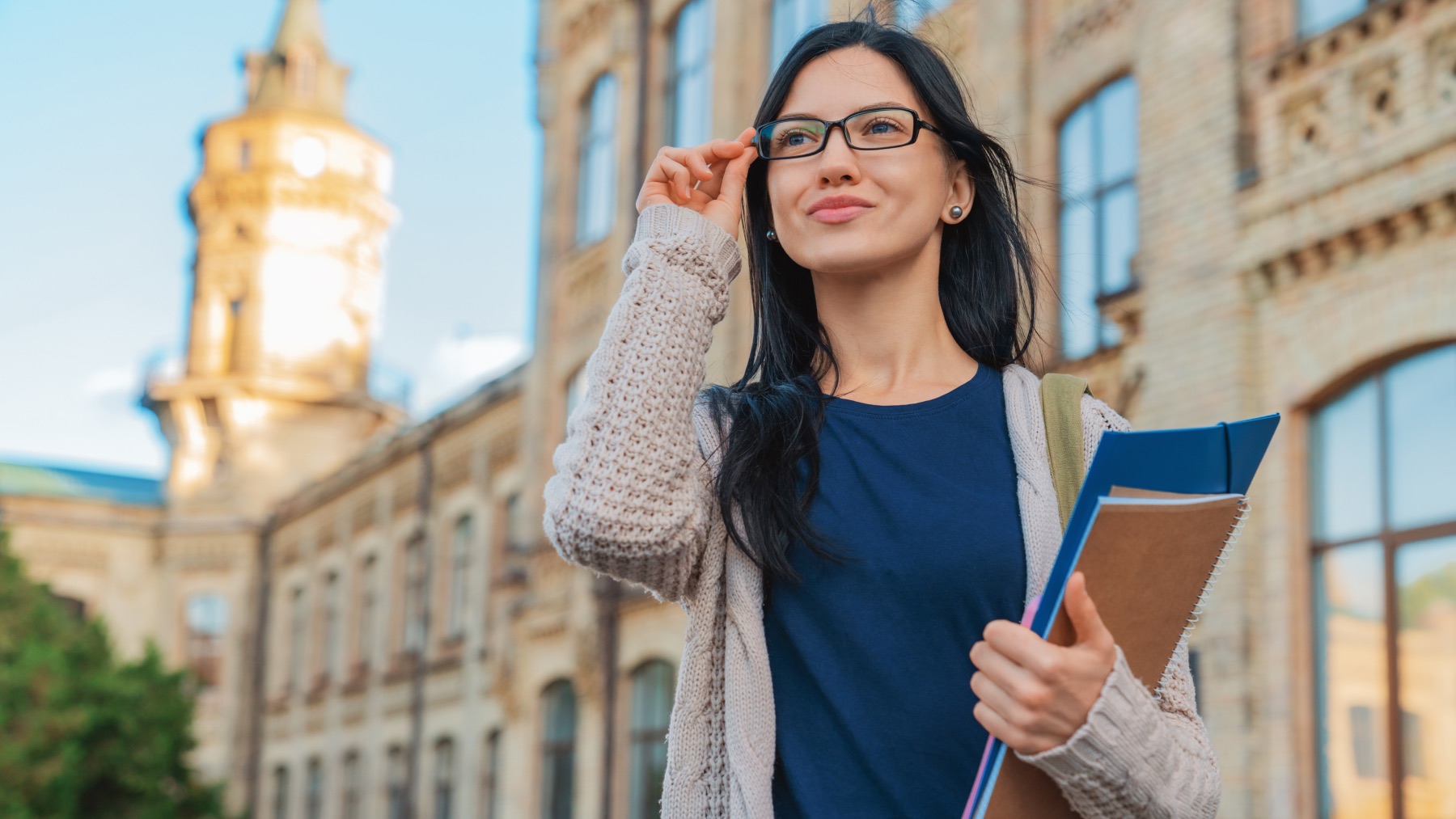 Ya es oficial: más de 6.500 universitarios madrileños recibirán apoyo financiero para sus estudios en el extranjero