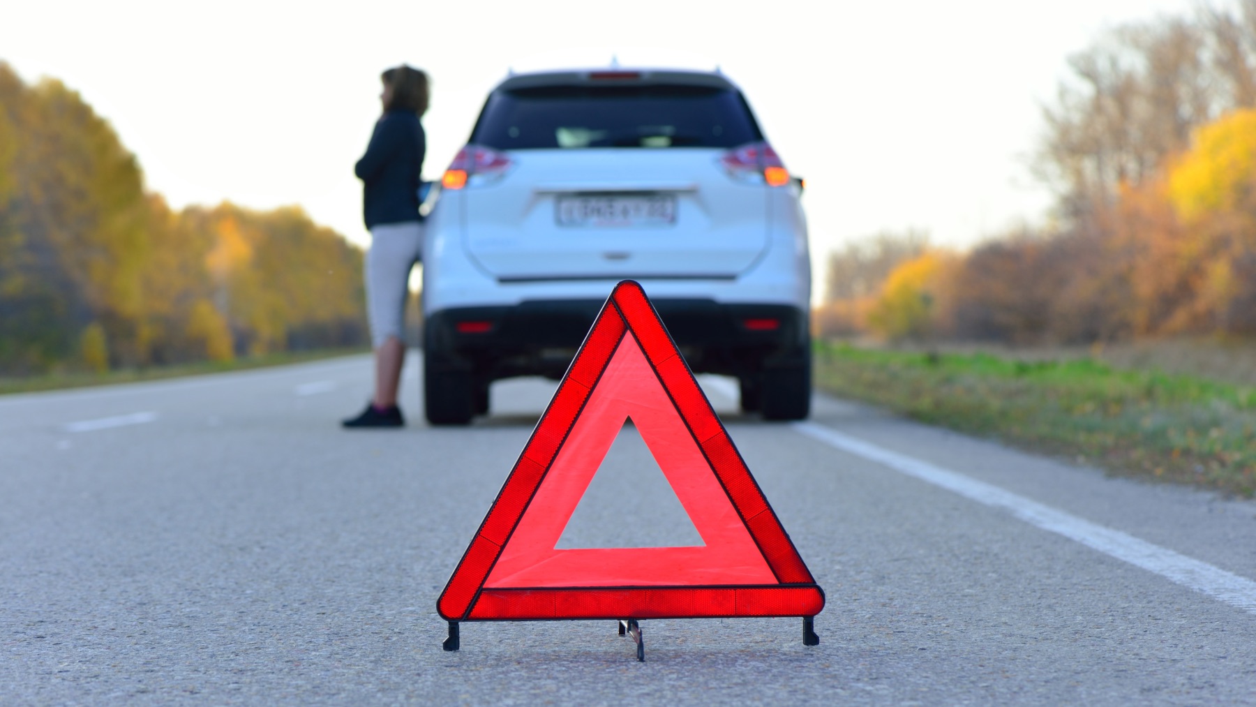 Quedarte sin gasolina en plena carretera conlleva una multa