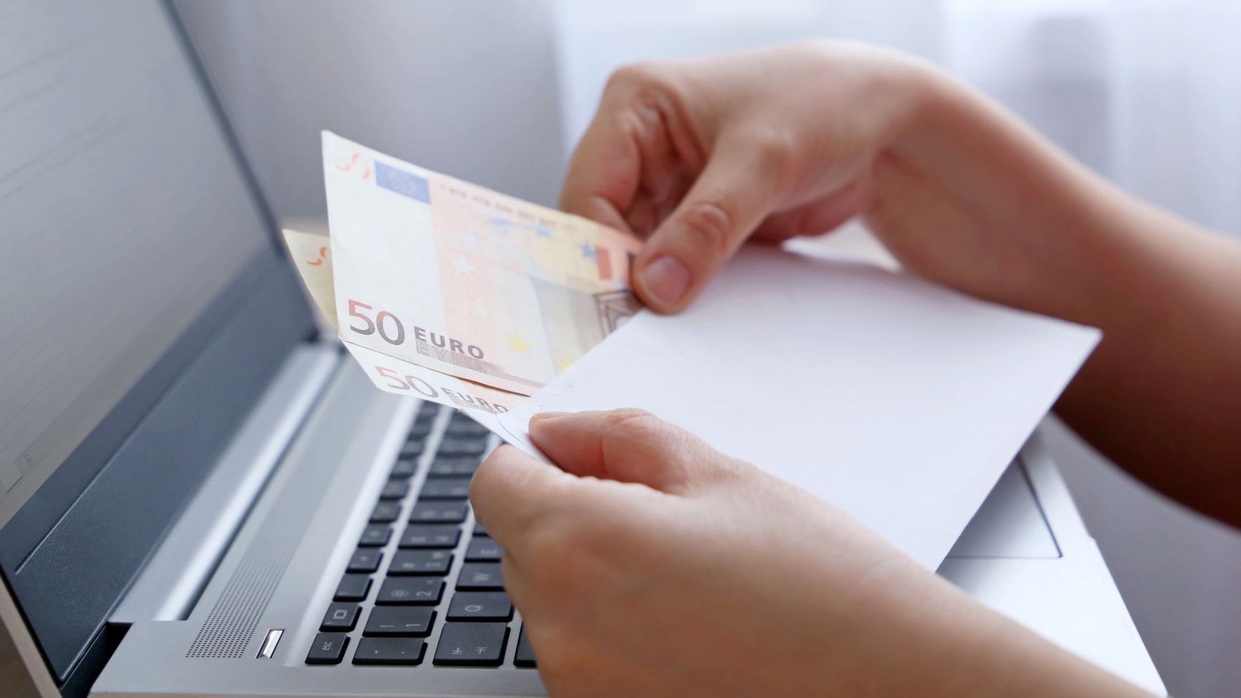 1.000 euros a autónomos para renovar su ordenador a través del Kit Digital