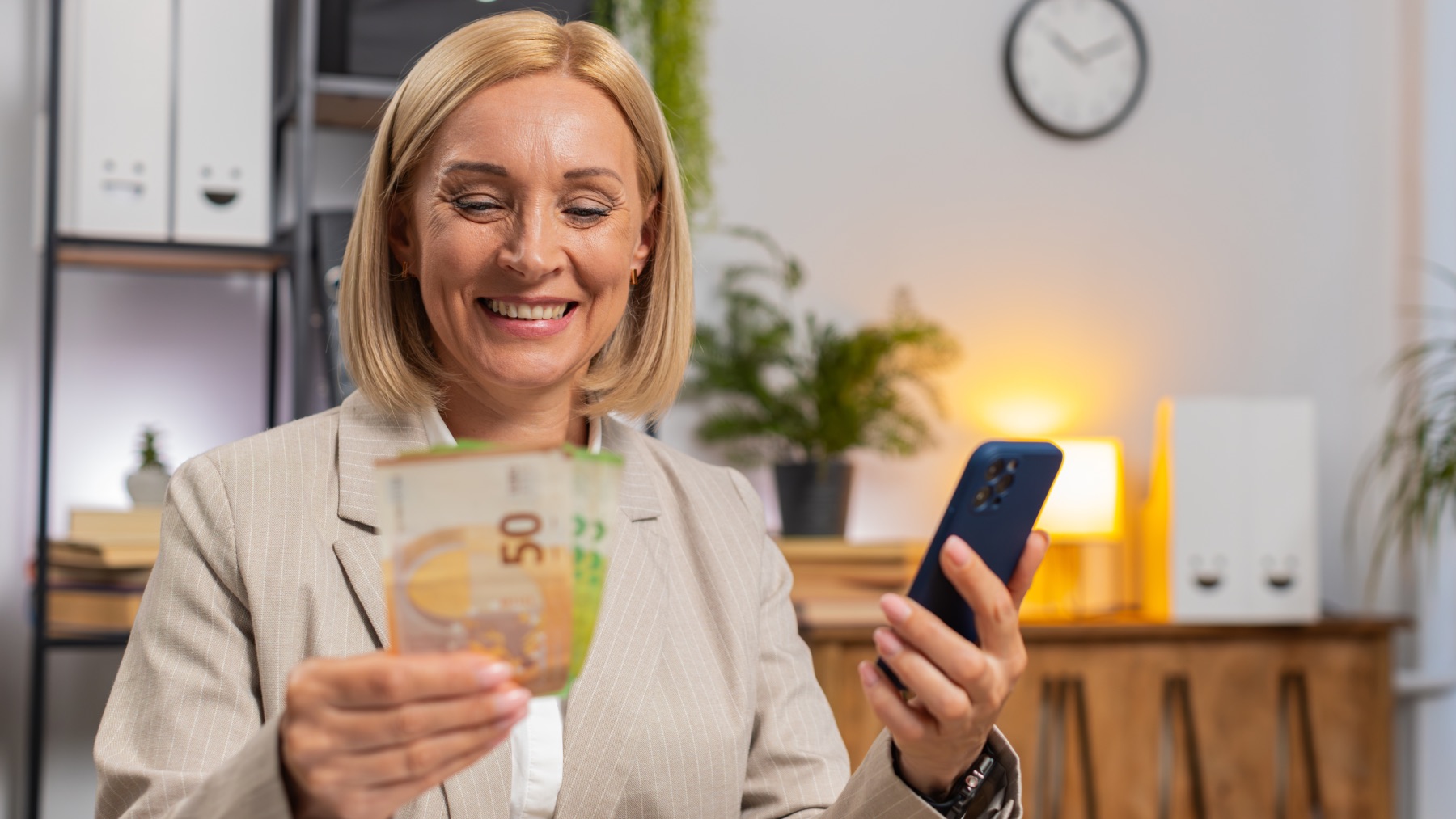 Los afortunados que recibirán más dinero por su pensión no contributiva en abril