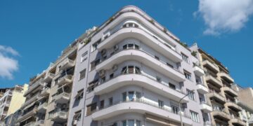 El Gobierno otorga a los vecinos la posibilidad de vetar los pisos turísticos