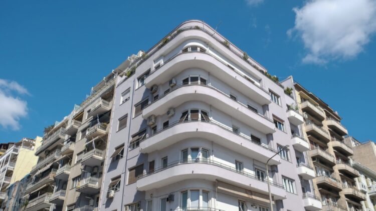 Ni Booking ni Airbnb: el Gobierno otorga a los vecinos la posibilidad de vetar los pisos turísticos en sus edificios 1 El Gobierno otorga a los vecinos la posibilidad de vetar los pisos turísticos