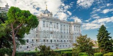 Puente de Mayo 2025: qué días son festivo en cada comunidad