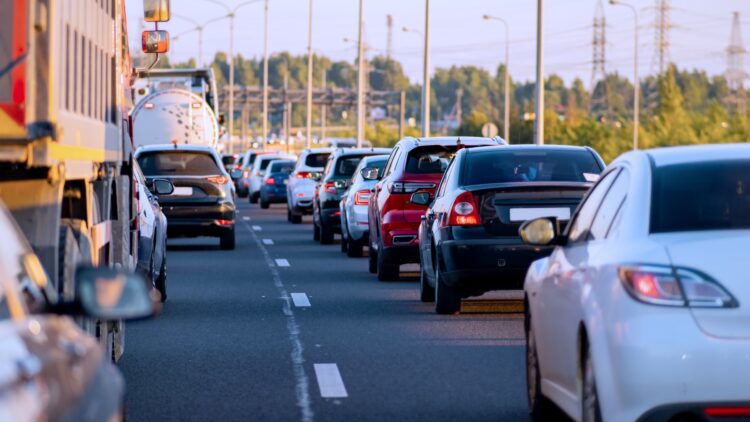 Alerta de la DGT: las horas en las que debes evitar coger el coche este Puente de Mayo 1 Las horas en las que debes evitar coger el coche este Puente de Mayo