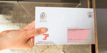 Adiós a la pensión mientras trabajas: la Seguridad Social aplicará esta nueva incompatibilidad en 2025