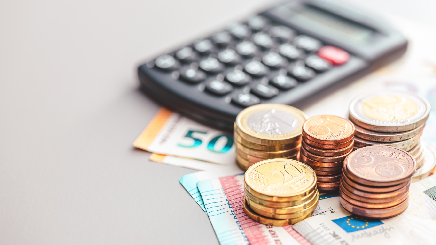 Cómo cobrar el paro y trabajar a la vez: el SEPE confirma los casos