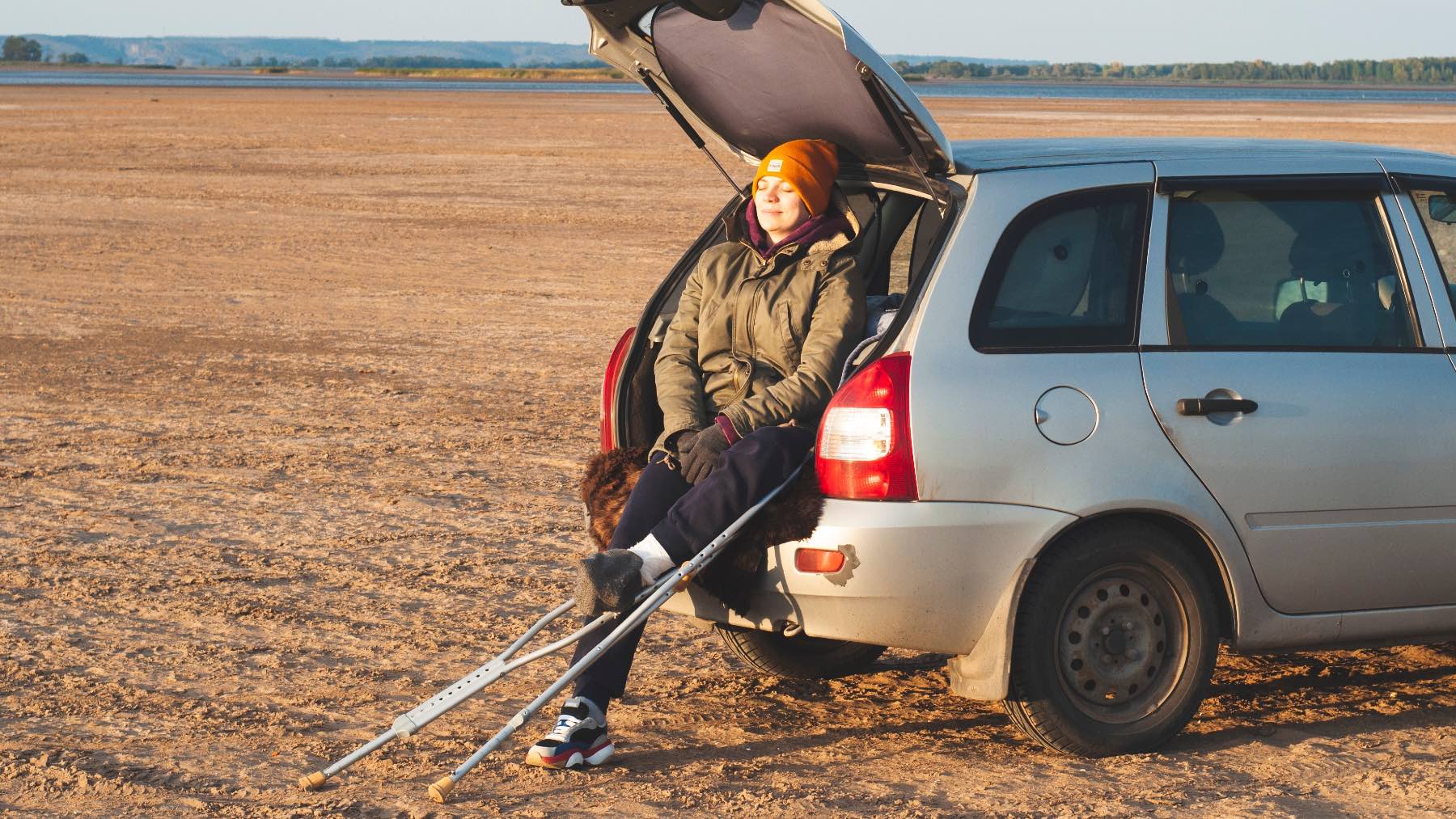Cuidado con los viajes improvisados: si estás de baja médica y quieres irte de vacaciones en Semana Santa, esto es lo que exige la ley