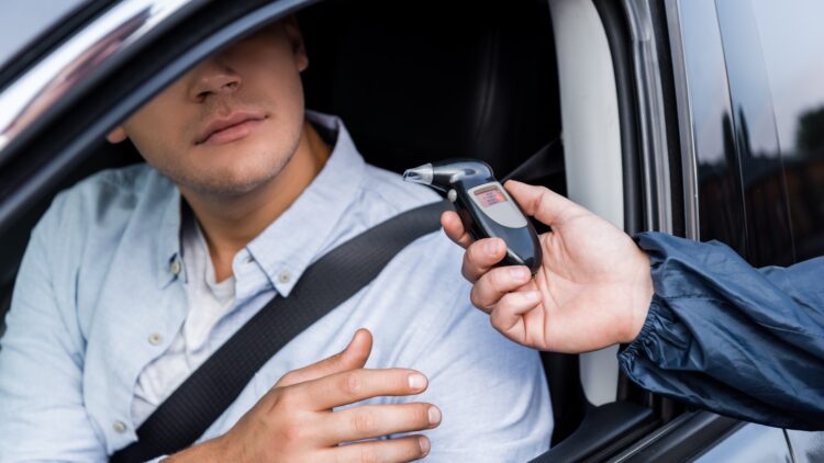 Esto es lo que nunca debes hacer en un control policial: lo confirma un abogado 1 Esto es lo que nunca debes hacer en un control policial: lo confirma un abogado
