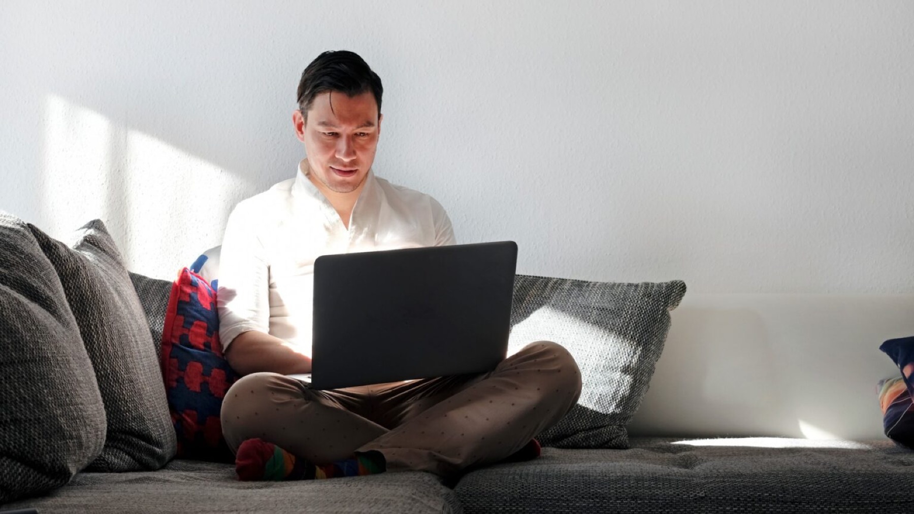 Amenaza a sus empleados con los peligros del teletrabajo