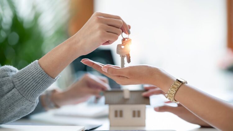 Un economista lo confirma: el mejor momento para comprar una vivienda en España es ahora y esta es la razón 1 El mejor momento para comprar una vivienda en España es ahora