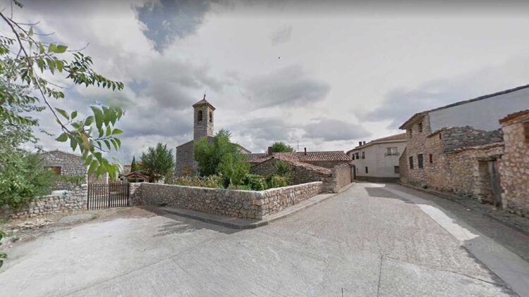 Es oficial: este pueblo de 55 habitantes ofrece casa gratis y hasta 1.600 euros al mes por irte a vivir allí en estas condiciones 1 Este pueblo de 55 habitantes ofrece casa gratis y hasta 1.600 euros al mes