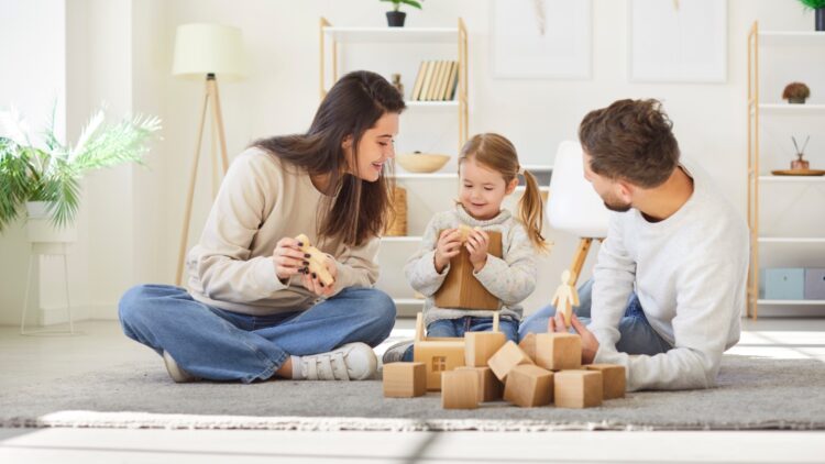 Confirmado: así podrás solicitar en Madrid la nueva ayuda económica para padres y madres este 2025 1 Así podrás solicitar en Madrid la nueva ayuda económica para padres y madres