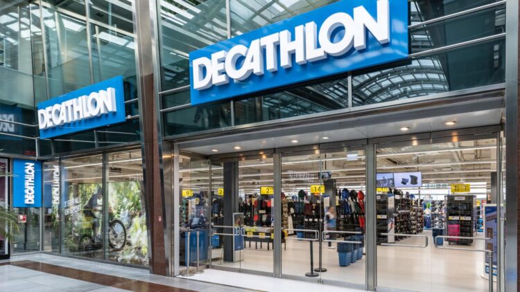 Decathlon busca empleados: ofrece 650 puestos de trabajo para este verano en estas ciudades y con estos salarios 1 Decathlon busca empleados: ofrece 650 puestos de trabajo
