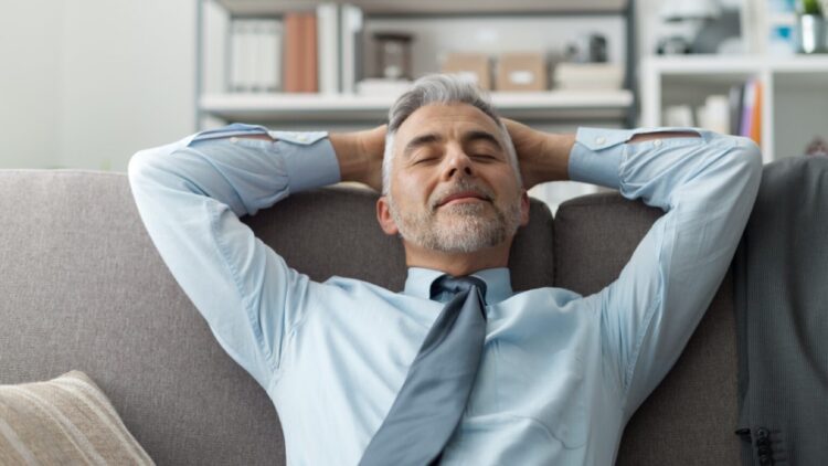 Pillan a un funcionario cobrando sin trabajar y la Justicia actúa: así era su modus operandi y esta es la cuantiosa multa recibida 1 Pillan a un funcionario cobrando sin trabajar y la Justicia actúa