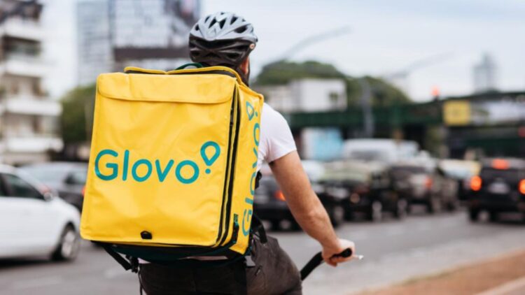 Es oficial: Glovo genera una polémica con sus riders al acogerse a este viejo convenio para regularizarlos 1 Glovo genera una polémica con sus riders