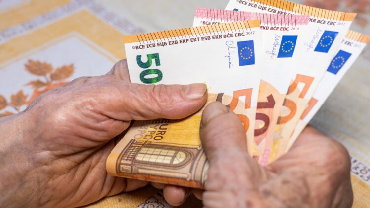 Confirmado: el IMSERSO pagará hasta 12.000 euros a los pensionistas que cumplan este único requisito clave 1 Confirmado: el IMSERSO pagará hasta 12.000 euros a los pensionistas