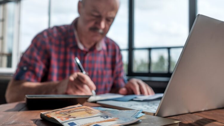 Aprobado por el Gobierno: estos son los requisitos para poder trabajar y cobrar la jubilación al mismo tiempo 1 Los requisitos para poder trabajar y cobrar la jubilación al mismo tiempo