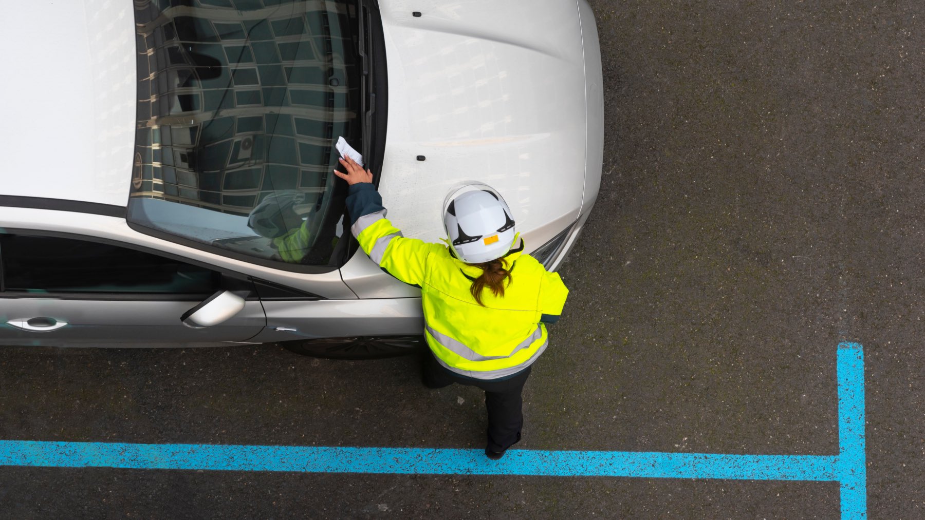 Este es todo el dinero que recauda en multas de tráfico en un año