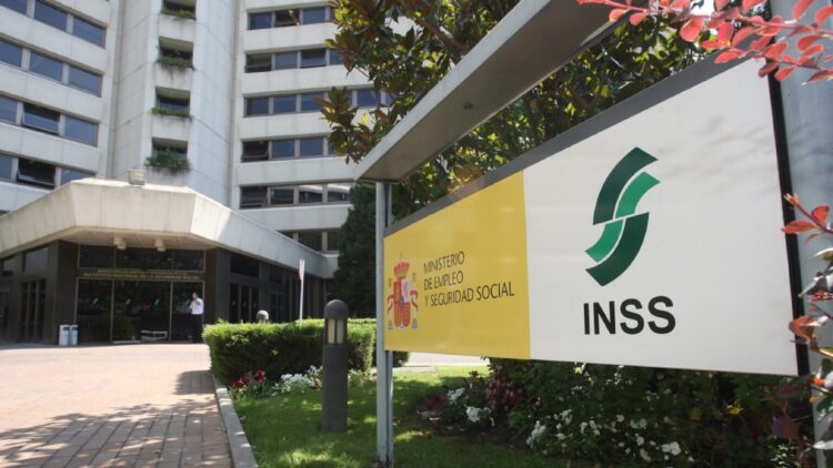 Nuevo palo de la Justicia a la Seguridad Social: obligada a pagar 3.000 euros al mes a un hombre por esta razón 1 Nuevo palo de la Justicia a la Seguridad Social