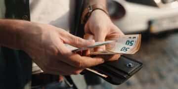 El SEPE aprueba una nueva ayuda de 480 euros al mes