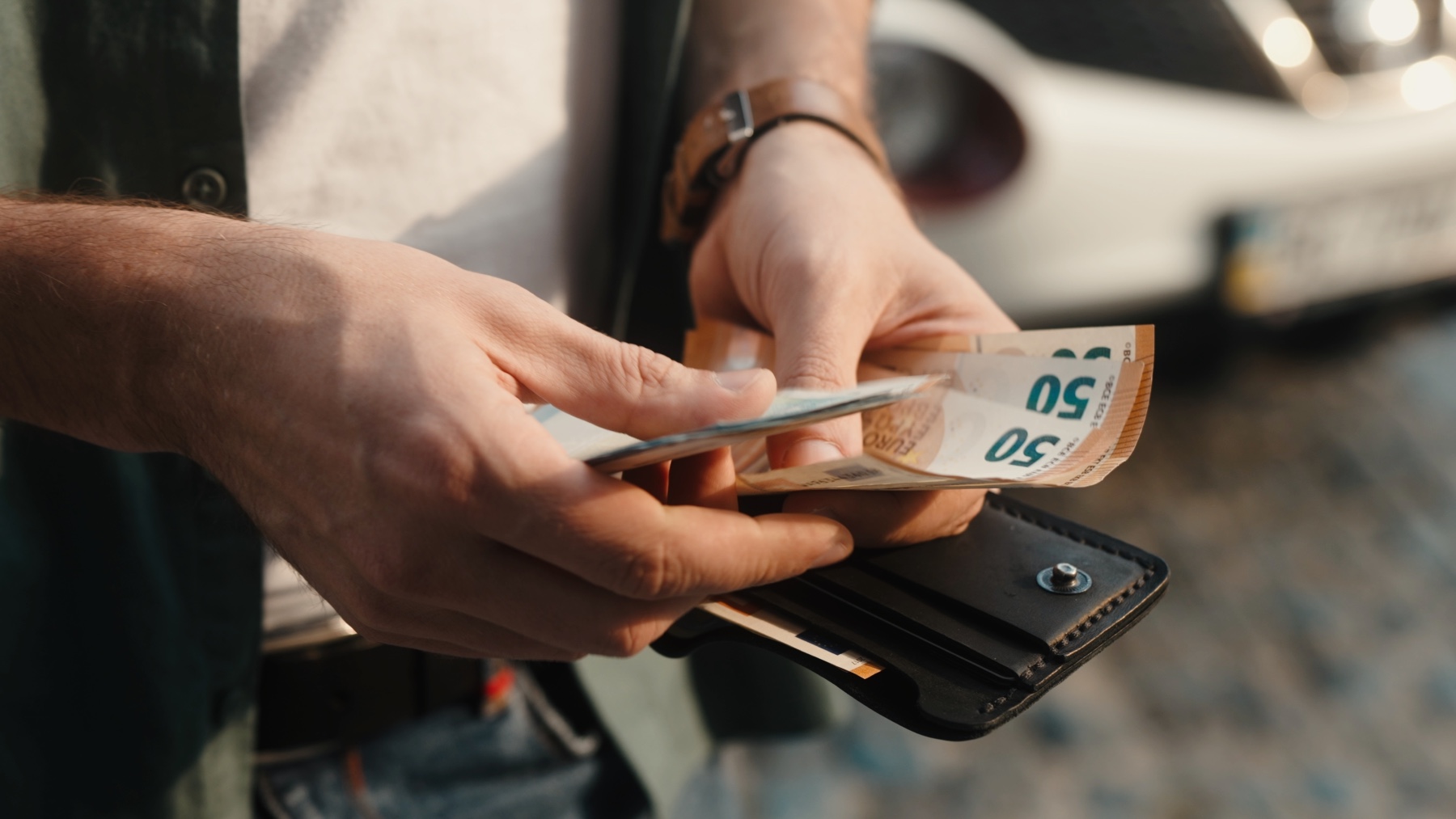 El SEPE aprueba una nueva ayuda de 480 euros al mes