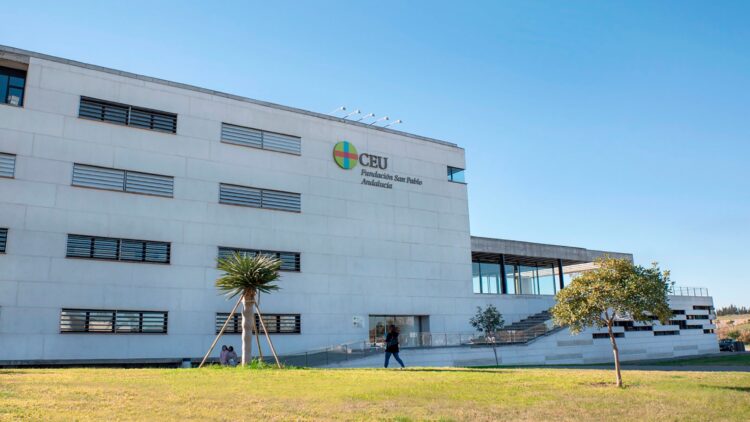 Confirmado: así es la inversión récord en becas de CEU, que benefician a miles de familias 1 Confirmado: así es la inversión récord en becas de CEU
