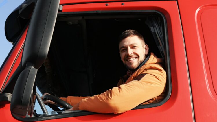 600 euros y trabajo fijo para quienes cumplan estos requisitos: así es el nuevo plan para renovar la flota de conductores profesionales 1 Así es el nuevo plan para renovar la flota de conductores profesionales