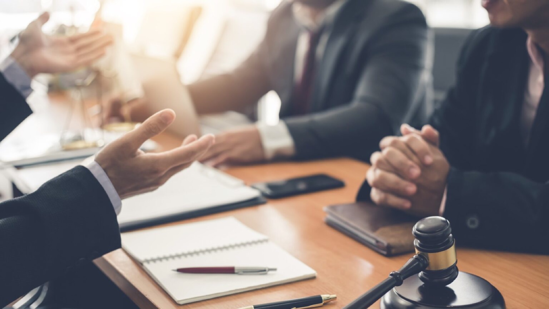 Perdonan una deuda medio millón de euros a un empresario