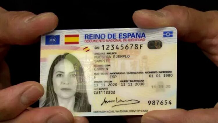 Confirmado: fotocopiarte el DNI puede ser ilegal y las multas a quien lo haga pueden llegar a los 100.000 euros 1 Confirmado: fotocopiarte el DNI puede ser ilegal