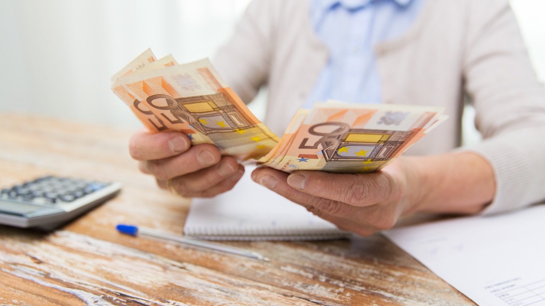 El acceso a pensiones para mayores de 52 años y huérfanos