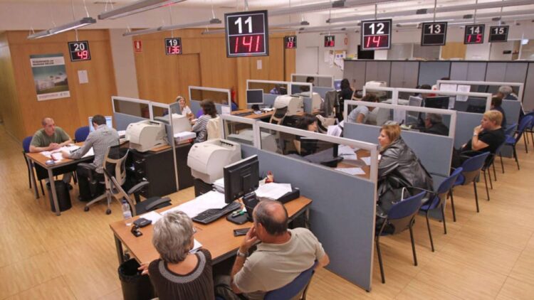 Ni el 25 de junio ni el 30: Hacienda confirma cuál es el último día para pedir cita presencial para hacer tu Declaración de la Renta 1 El último día para pedir cita presencial para hacer tu Declaración de la Renta