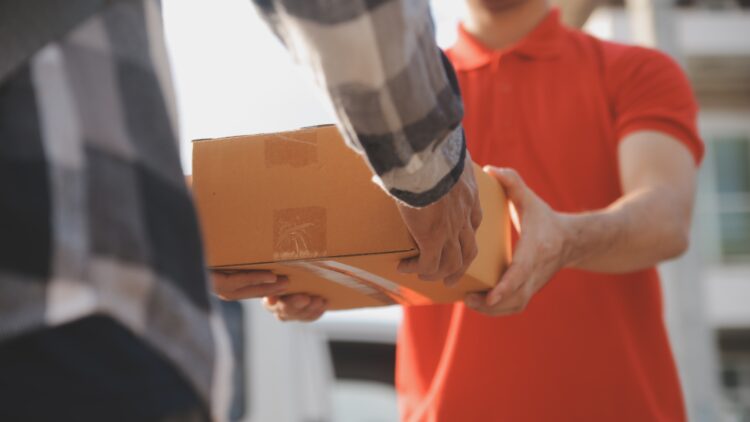 Ni extravíos ni entregas fallidas: este es el pastizal que ganaron unos repartidores... hasta que la Guardia Civil les pilló 1 Este es el pastizal que ganaron unos repartidores