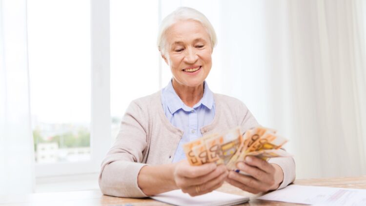 Alerta de un funcionario de la Seguridad Social a los 'baby booms': les puede pasar esto por jubilarse antes de los 65 1 Alerta de un funcionario de la Seguridad Social a los 'baby booms'