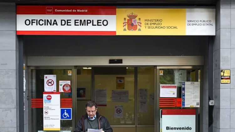 Adiós a la ayuda del SEPE: los mayores de 52 años pueden perderla si hacen esto con sus entrevistas de trabajo 1 Aviso del SEPE: si no quieres perder tu prestación