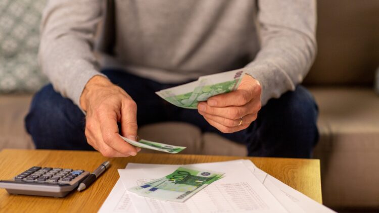 Confirmado: si cobras entre el SMI y 1.500€, esta es la pensión de jubilación que te corresponde 1 Si cobras entre el SMI y 1.500€, esta es la pensión de jubilación