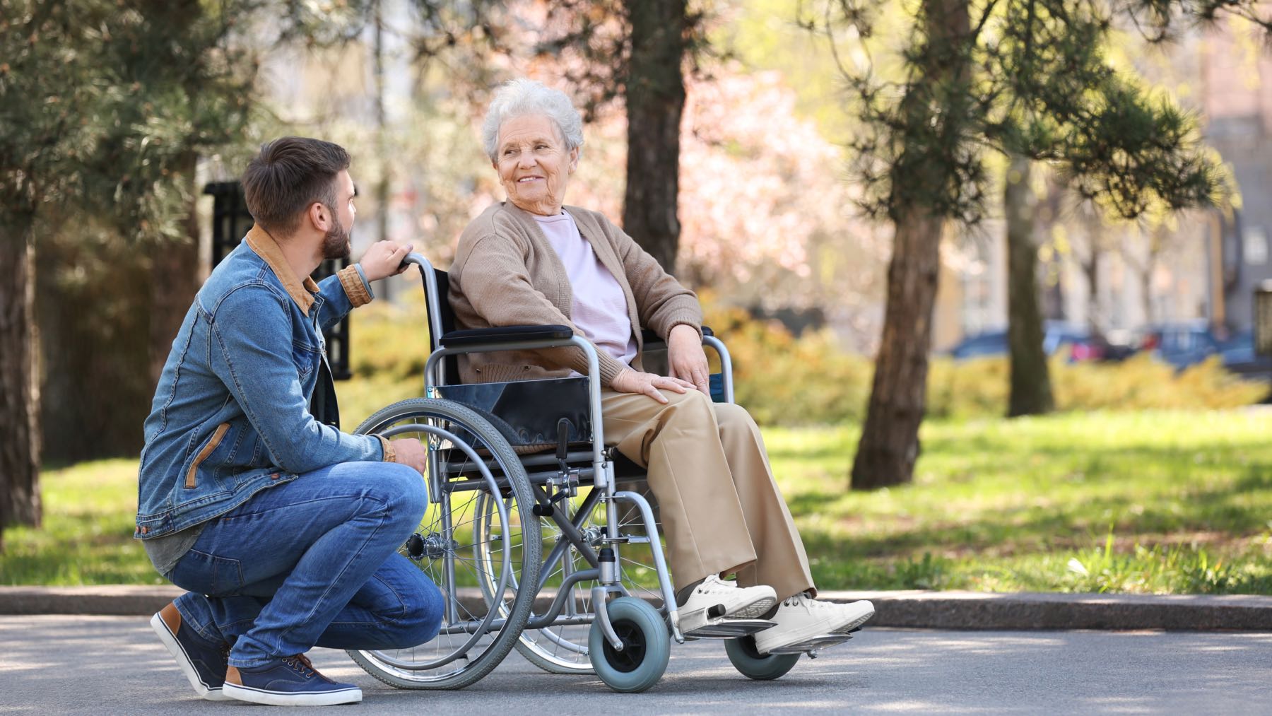 Cobrar ayudas por cuidar a personas dependientes en Madrid