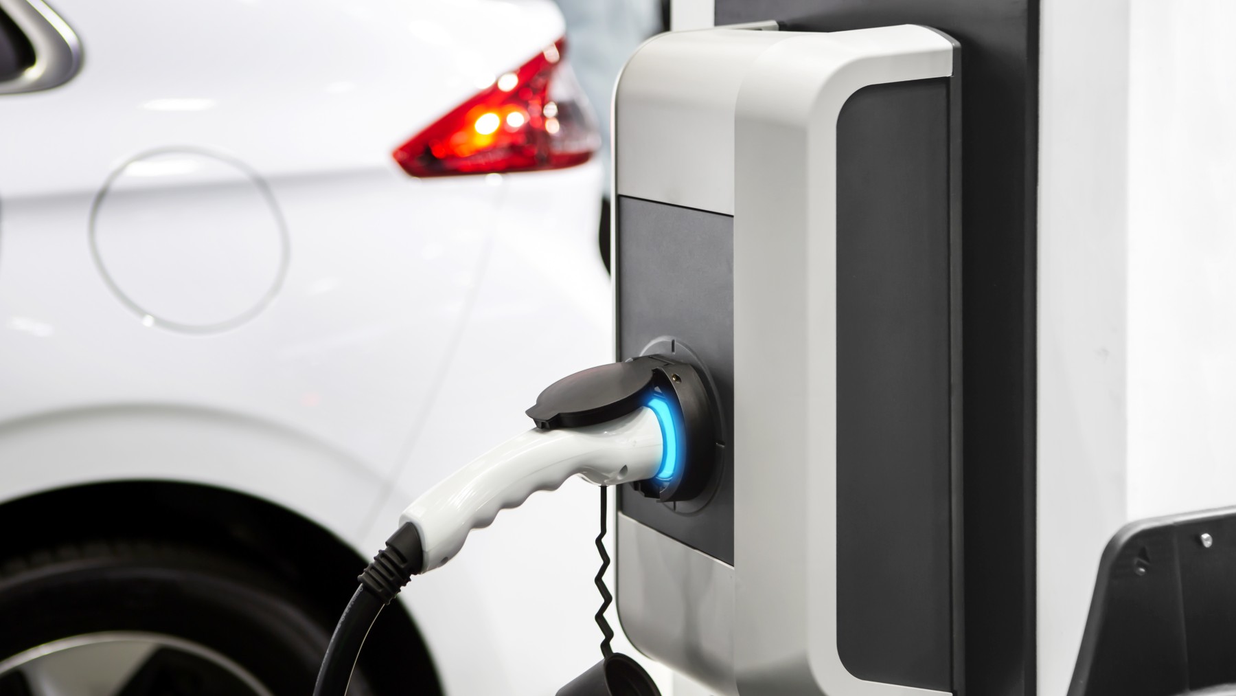 Estos días como límite para instalar cargadores de coches eléctricos