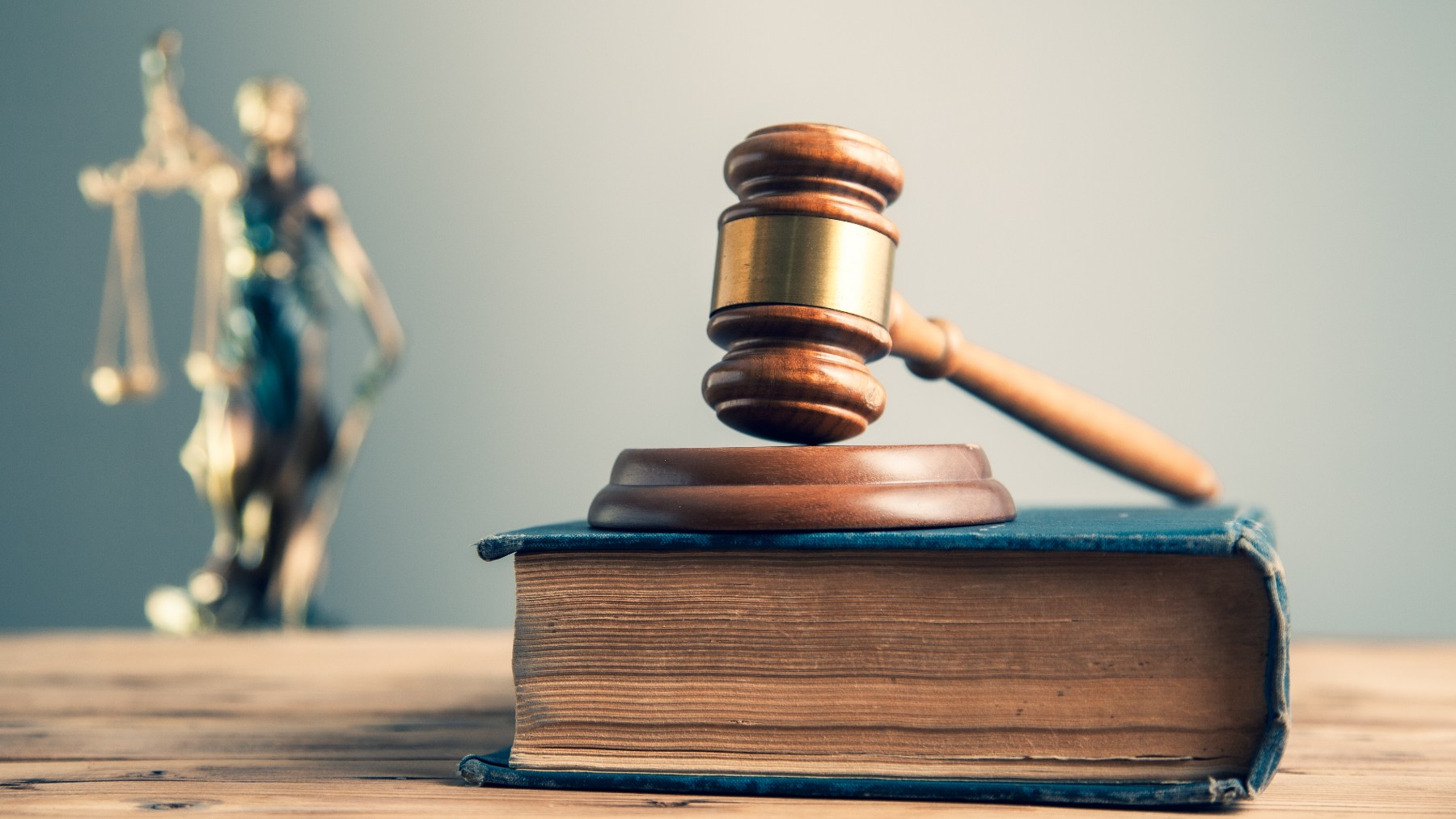 Trabajaba sin contrato ni alta en la Seguridad Social y fue despedida