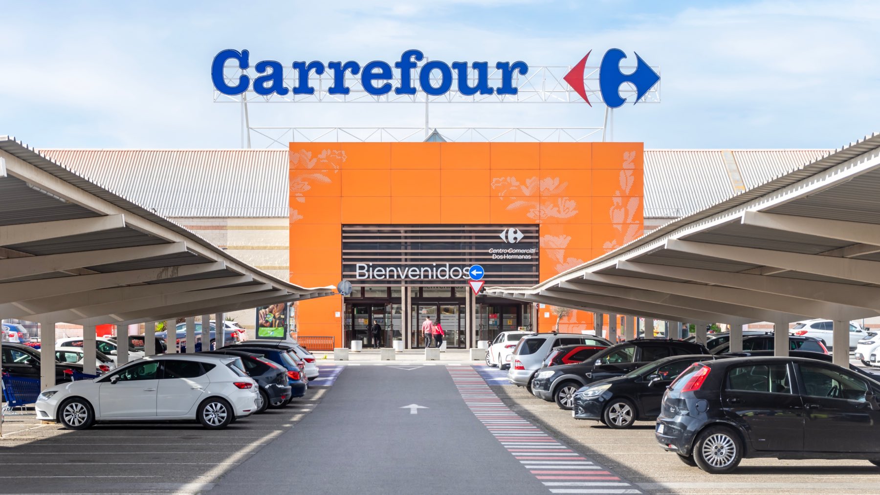 Carrefour le despide y todo acaba en los juzgados