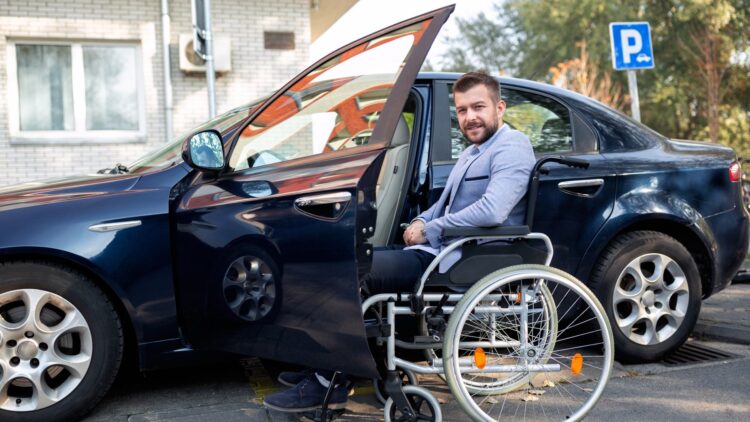 La DGT lo hace oficial: estos son los requisitos para conseguir el carnet de conducir con discapacidad 1 Los requisitos para conseguir el carnet de conducir con discapacidad