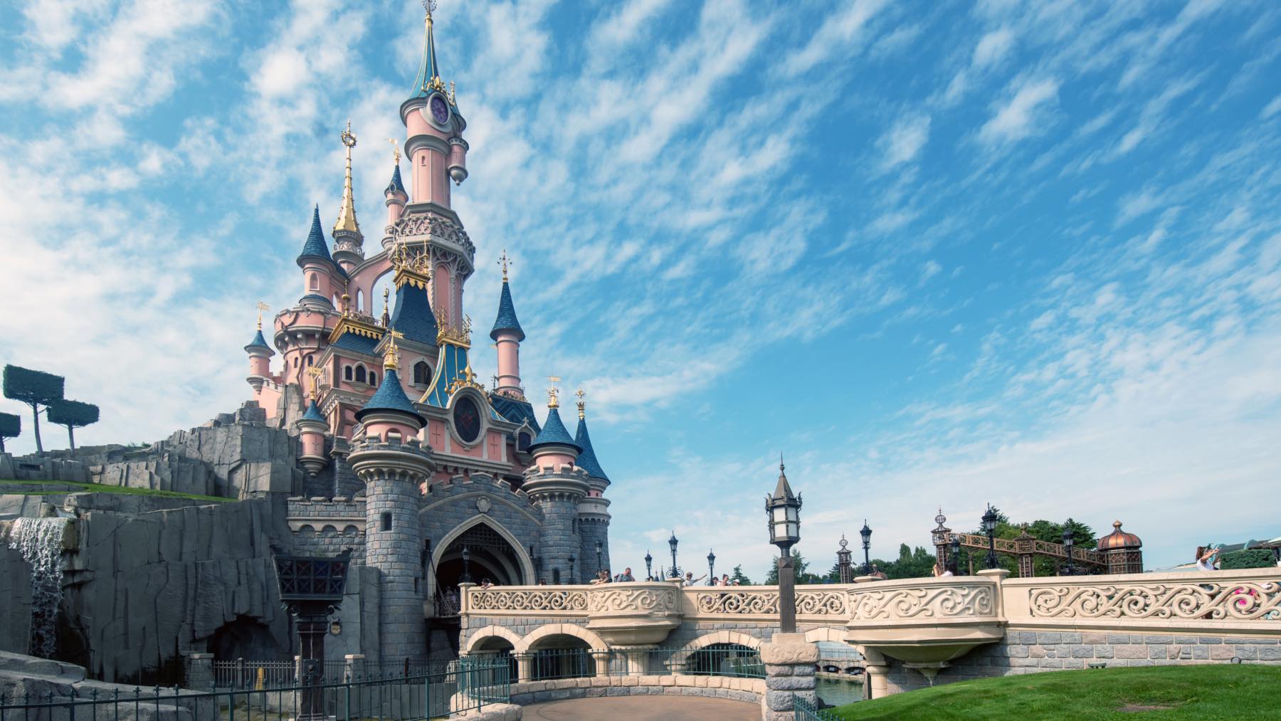 Disneyland traslada su búsqueda de trabajadores a Sevilla