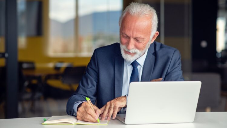 Es oficial: el Gobierno permitirá jubilaciones anticipadas sin recortes en la pensión a estos profesionales 1 El Gobierno permitirá jubilaciones anticipadas sin recortes