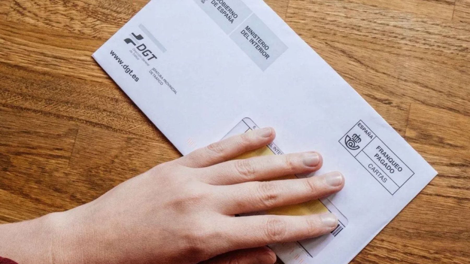 Recibe una carta de la DGT: estas fueron las razones y la cuantía de la multa