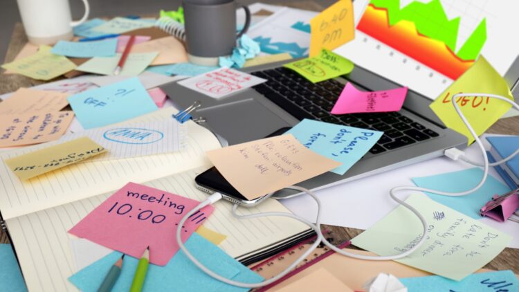 Es oficial: tener la mesa del trabajo en estas condiciones puede ser motivo de sanción disciplinaria 1 Puede ser motivo de sanción disciplinaria