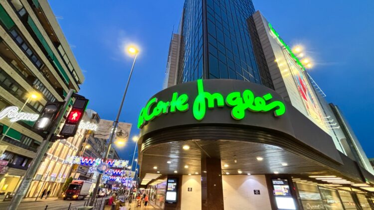 Es oficial: El Corte Inglés lanza una gran oferta de empleo con miles de vacantes para la Navidad 2025 1 Es oficial: El Corte Inglés lanza una gran oferta de empleo