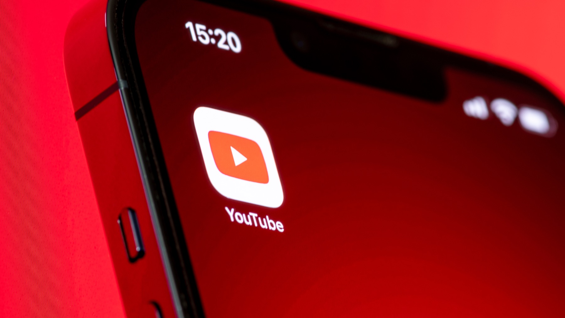 La nueva estafa en YouTube ofrece falsos empleos