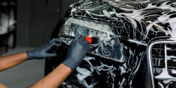 Limpiar coches puede ser un oficio muy rentable en España