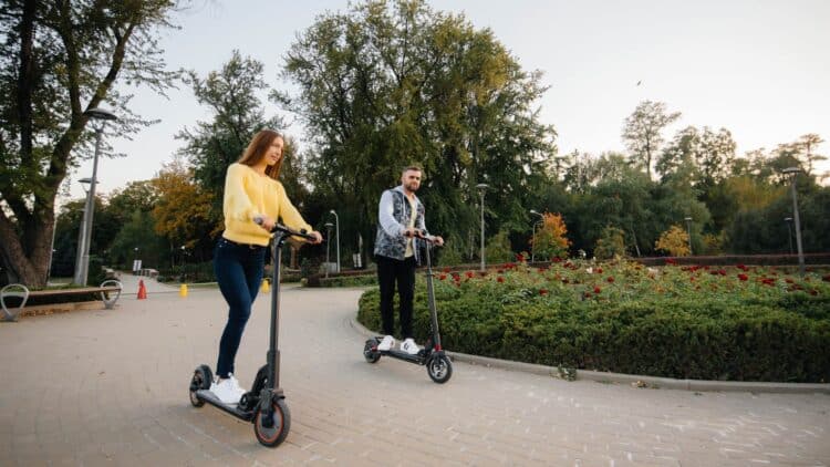 Es oficial: esta nueva ley entra en vigor el 1 de enero y así afectará a los usuarios de bicicletas y patinetes eléctricos 1 Así afectará a los usuarios de bicicletas y patinetes eléctricos