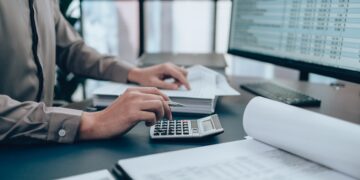 La obligación de emitir y enviar facturas automáticas a Hacienda