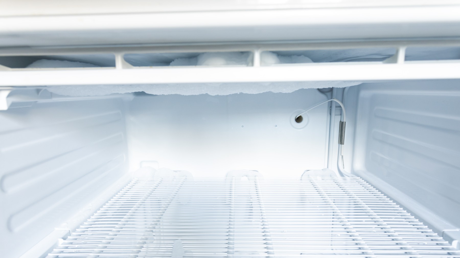 Este truco acabará con el hielo acumulado en tu congelador